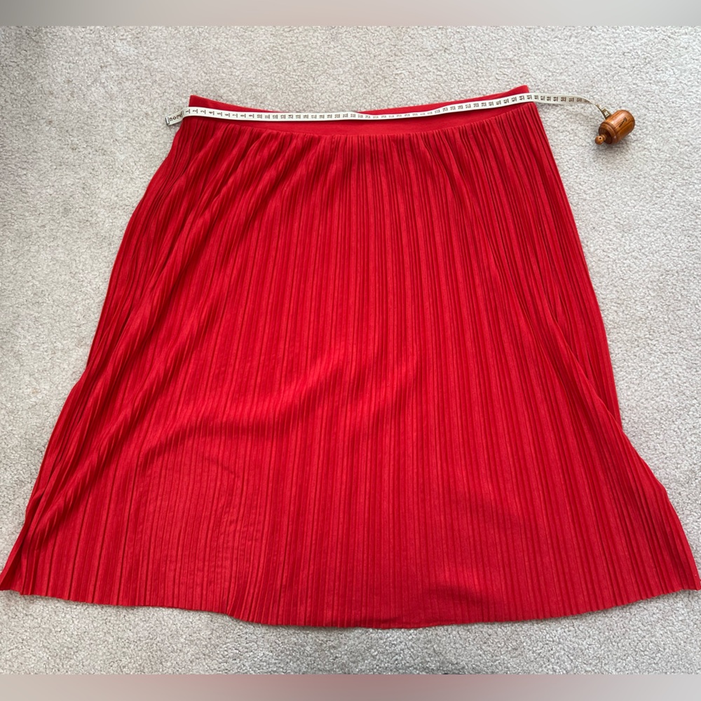 Vibrant red-orange pleated a-line skirt - Picture 5 of 10